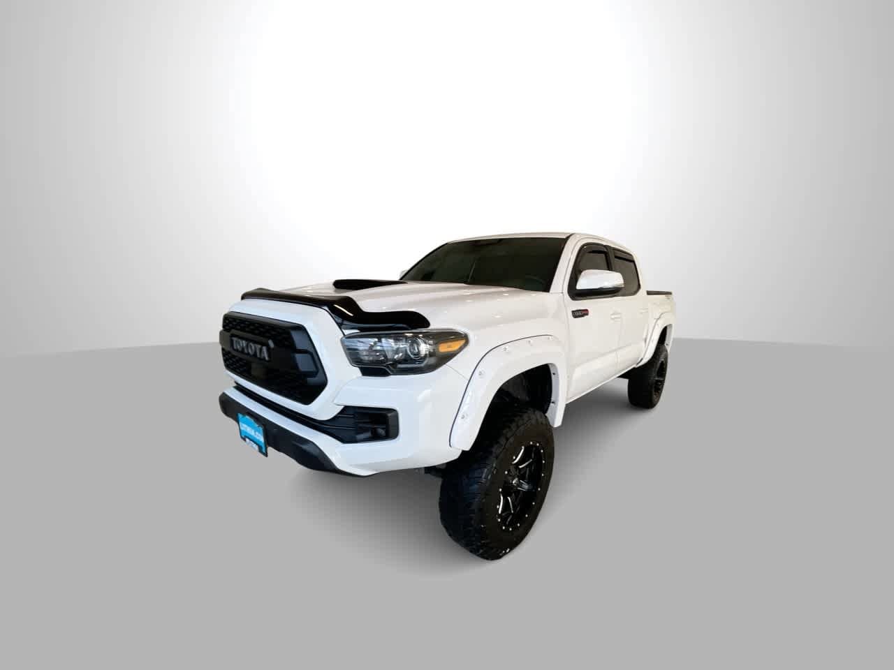 Thumbnail: 2019 Toyota Tacoma - 4