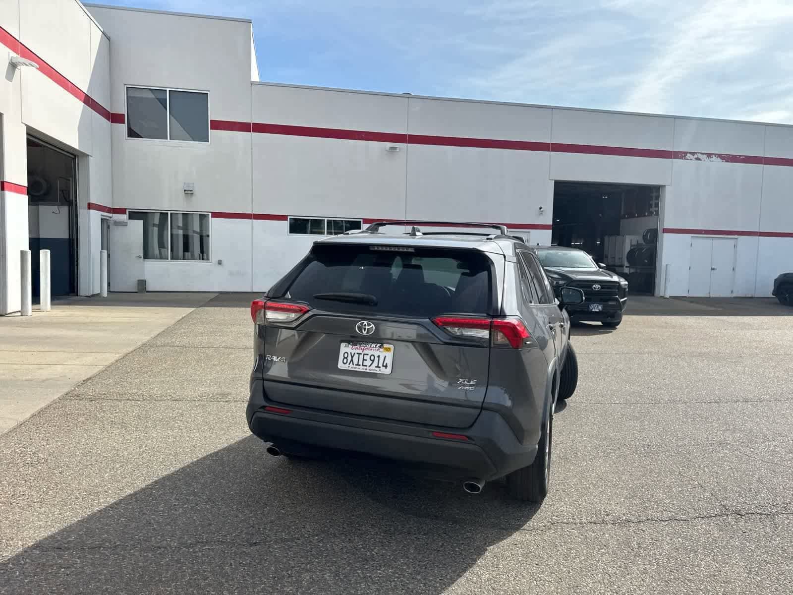 Thumbnail: 2021 Toyota RAV4 - 16