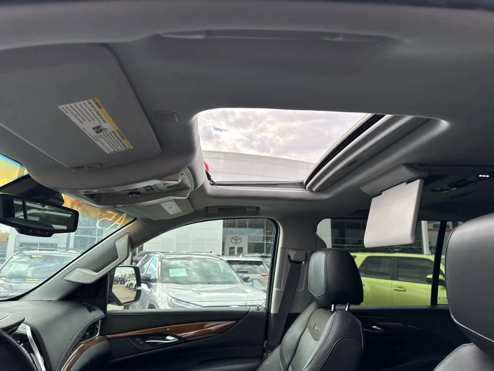Thumbnail: 2016 Cadillac Escalade - 45