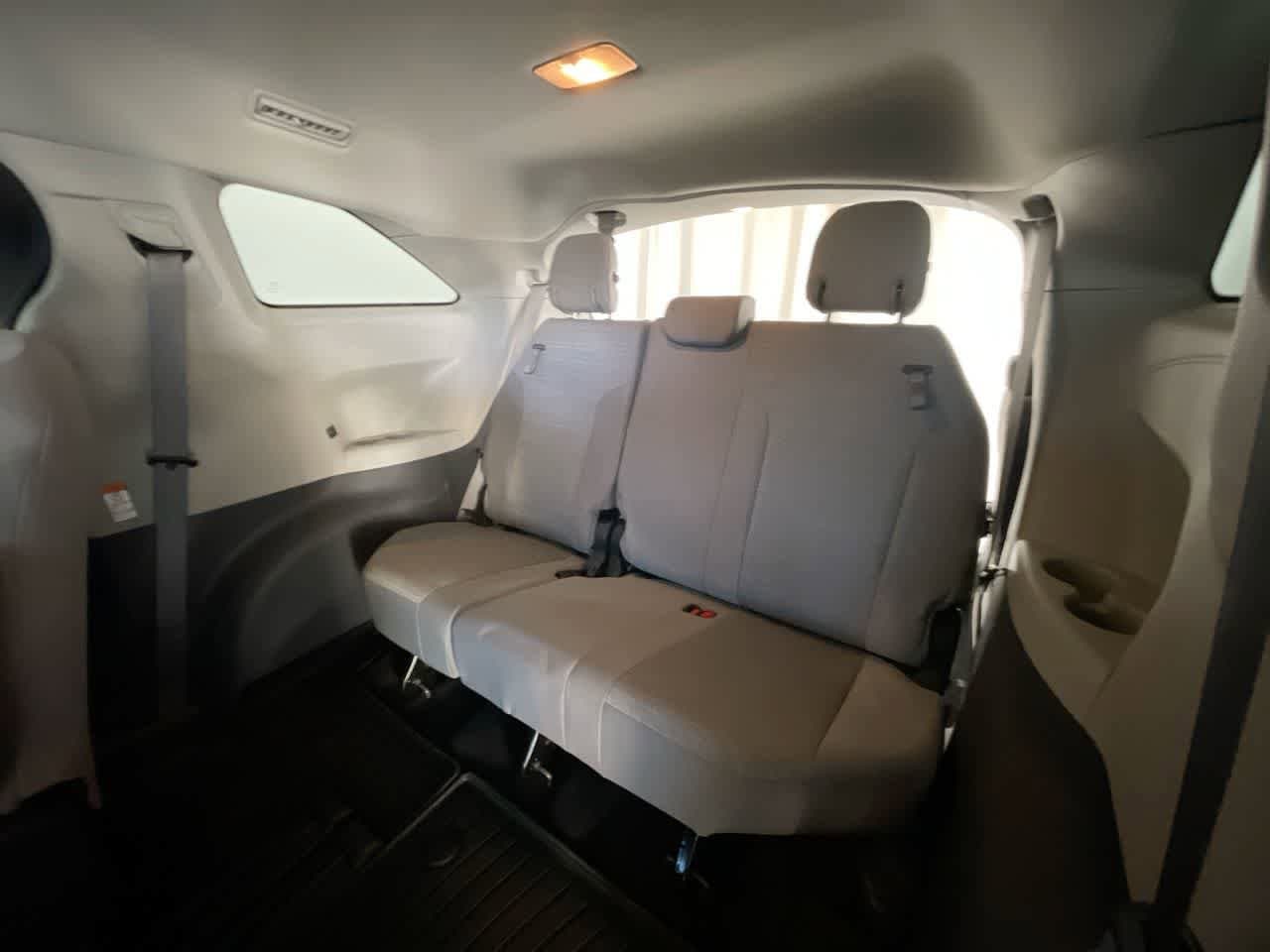 Thumbnail: 2023 Toyota Sienna - 23