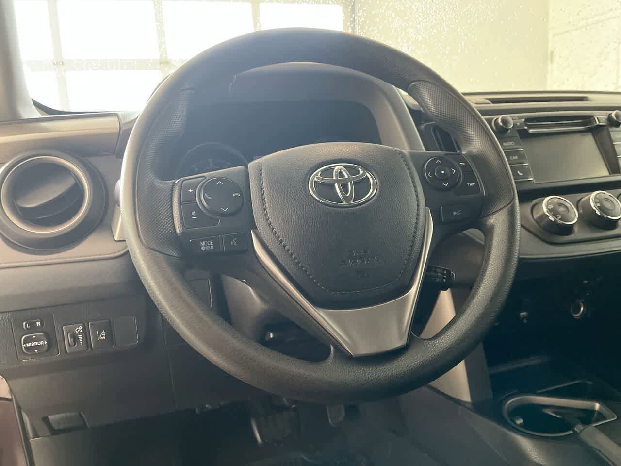 Thumbnail: 2018 Toyota RAV4 - 14