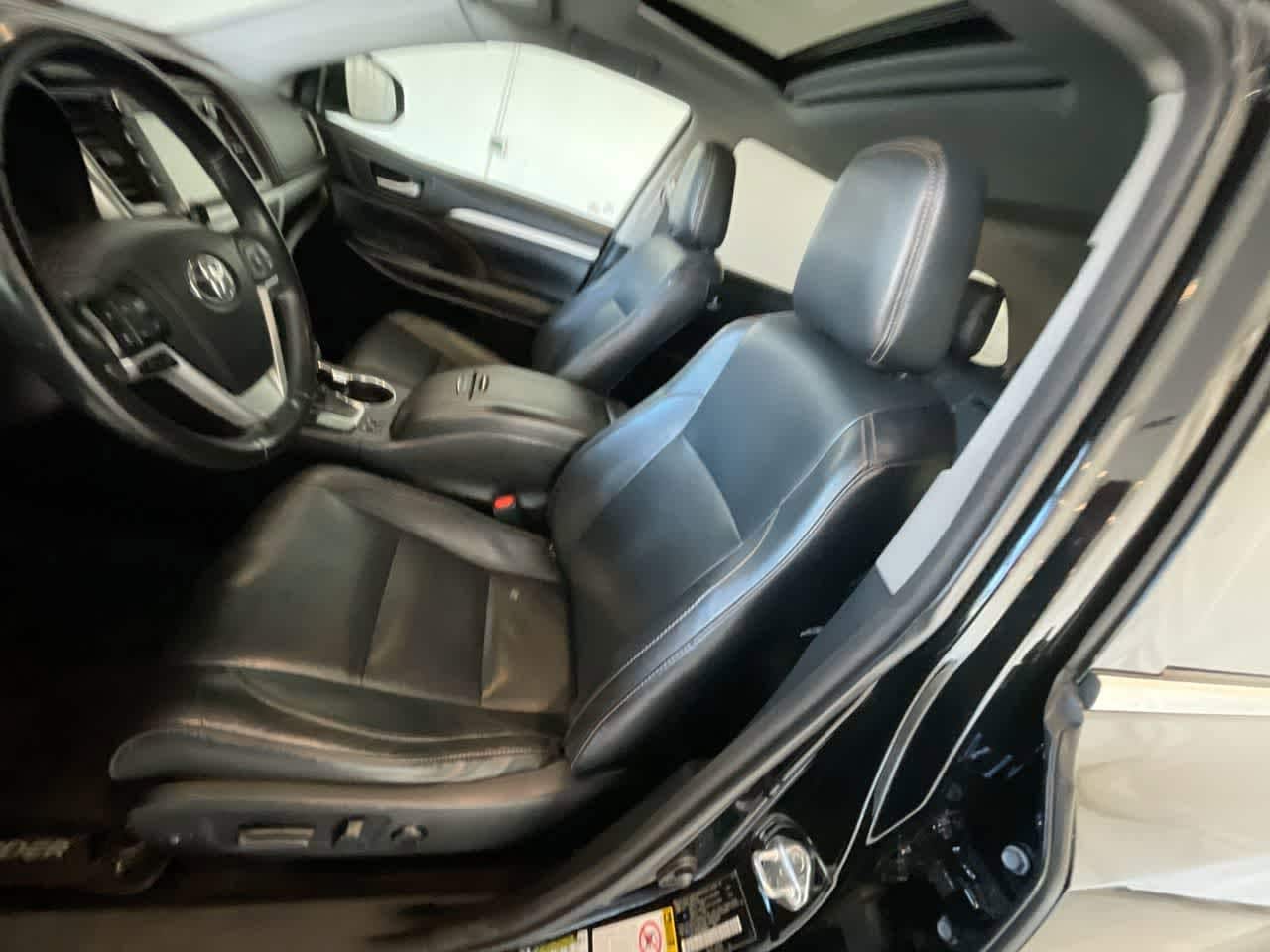 Thumbnail: 2018 Toyota Highlander - 11