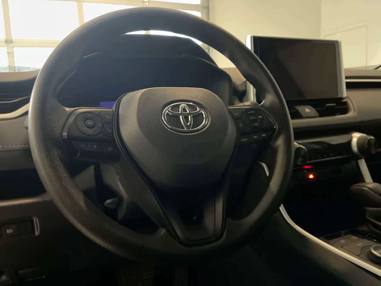 Thumbnail: 2023 Toyota RAV4 - 14