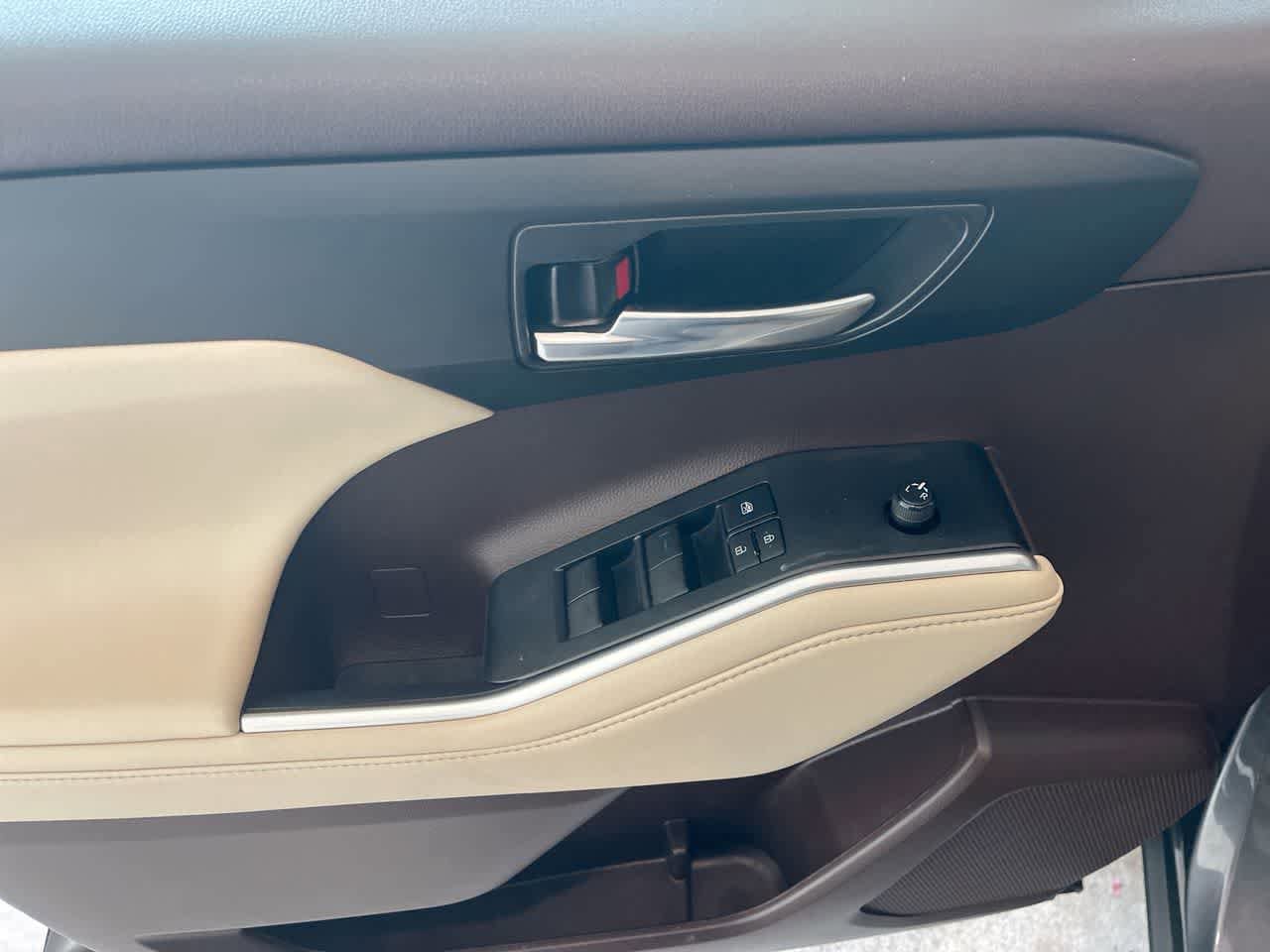 Thumbnail: 2022 Toyota Highlander - 13