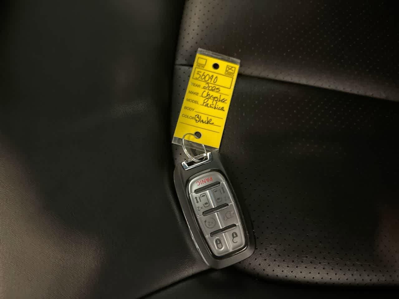 Thumbnail: 2025 Chrysler Pacifica - 26