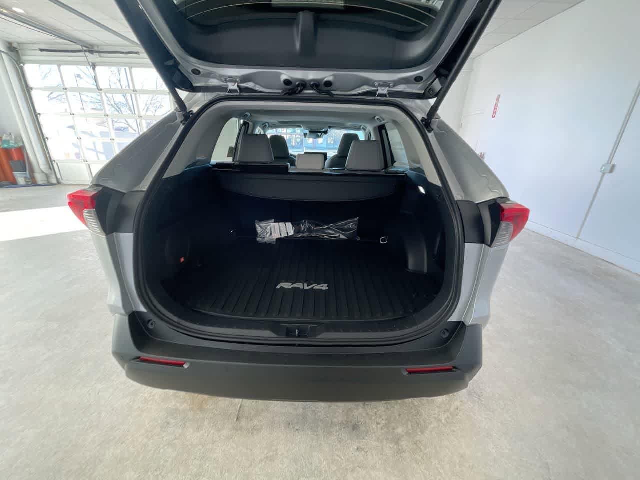 Thumbnail: 2025 Toyota RAV4 - 24