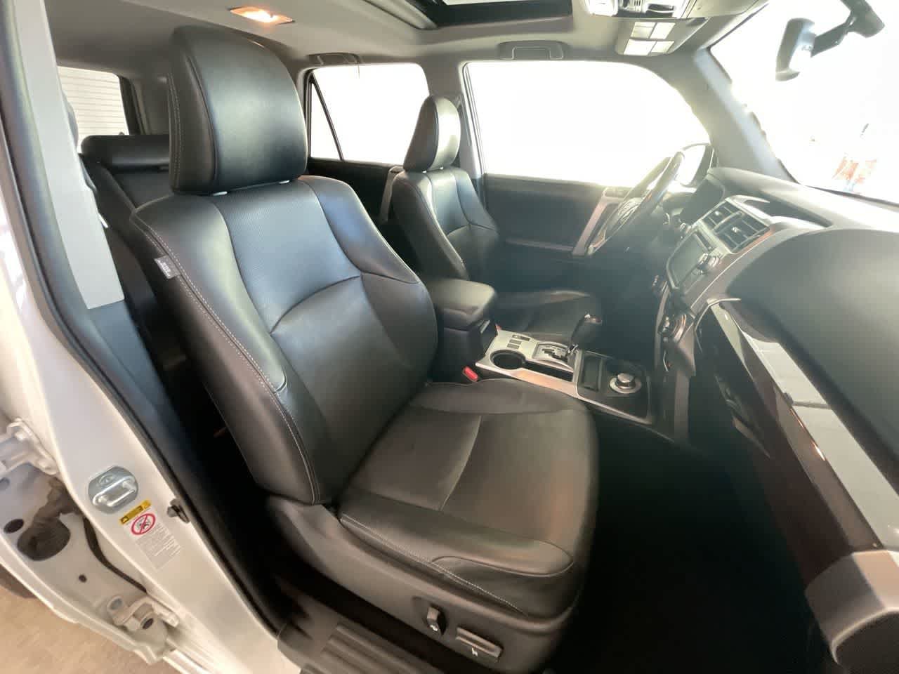 Thumbnail: 2016 Toyota 4Runner - 25