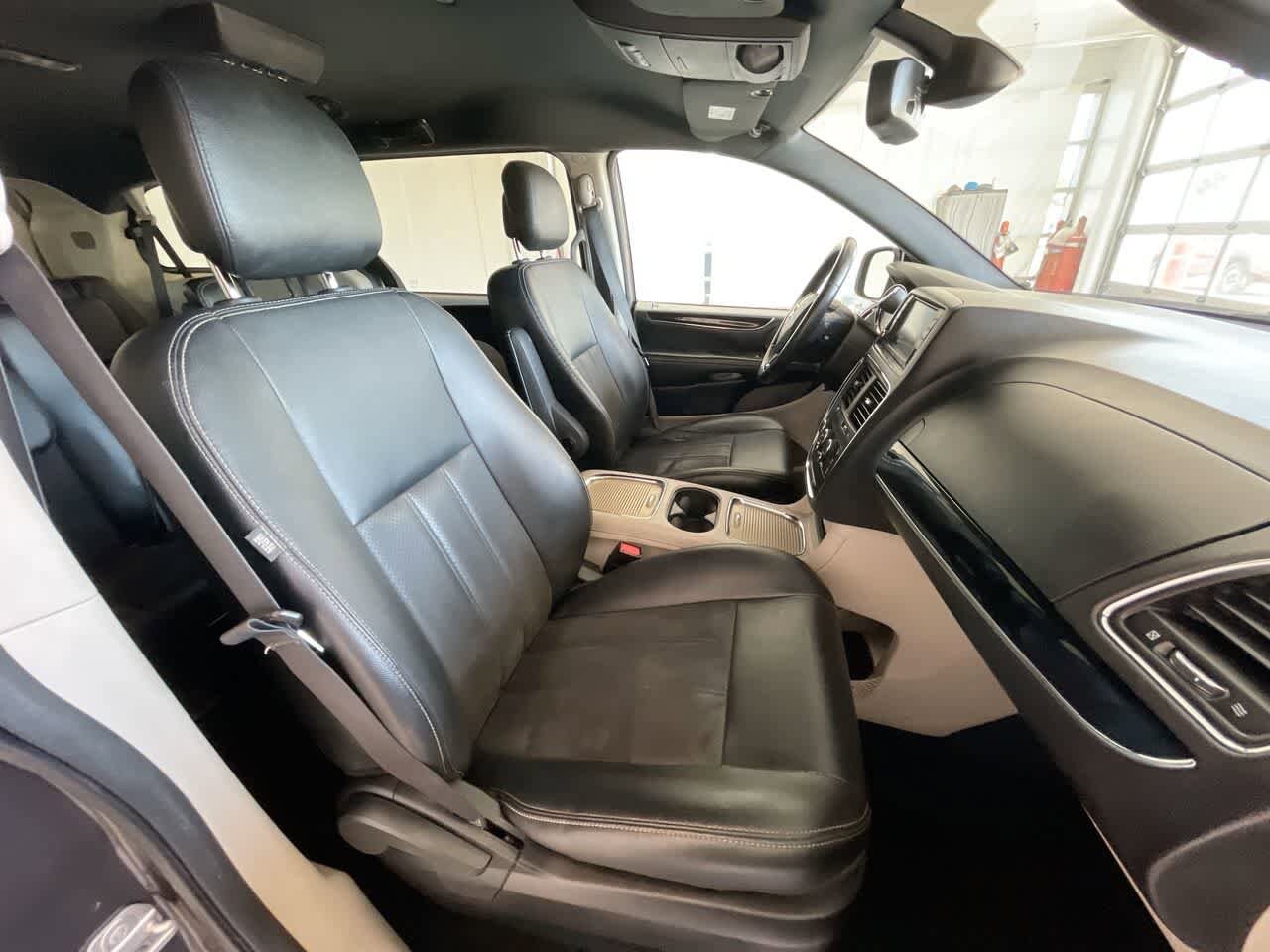 Thumbnail: 2019 Dodge Grand Caravan - 25