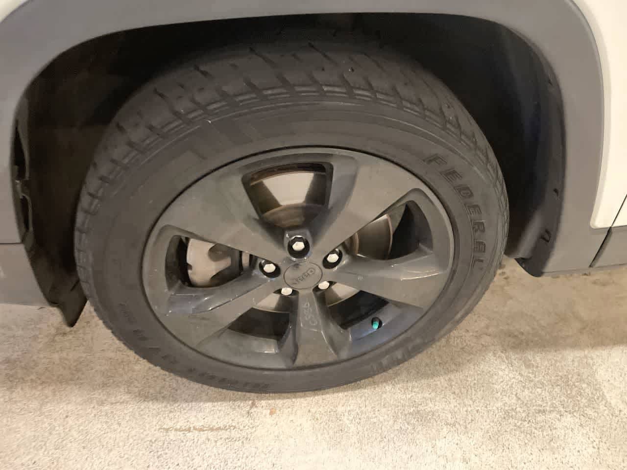 Thumbnail: 2019 Jeep Cherokee - 10