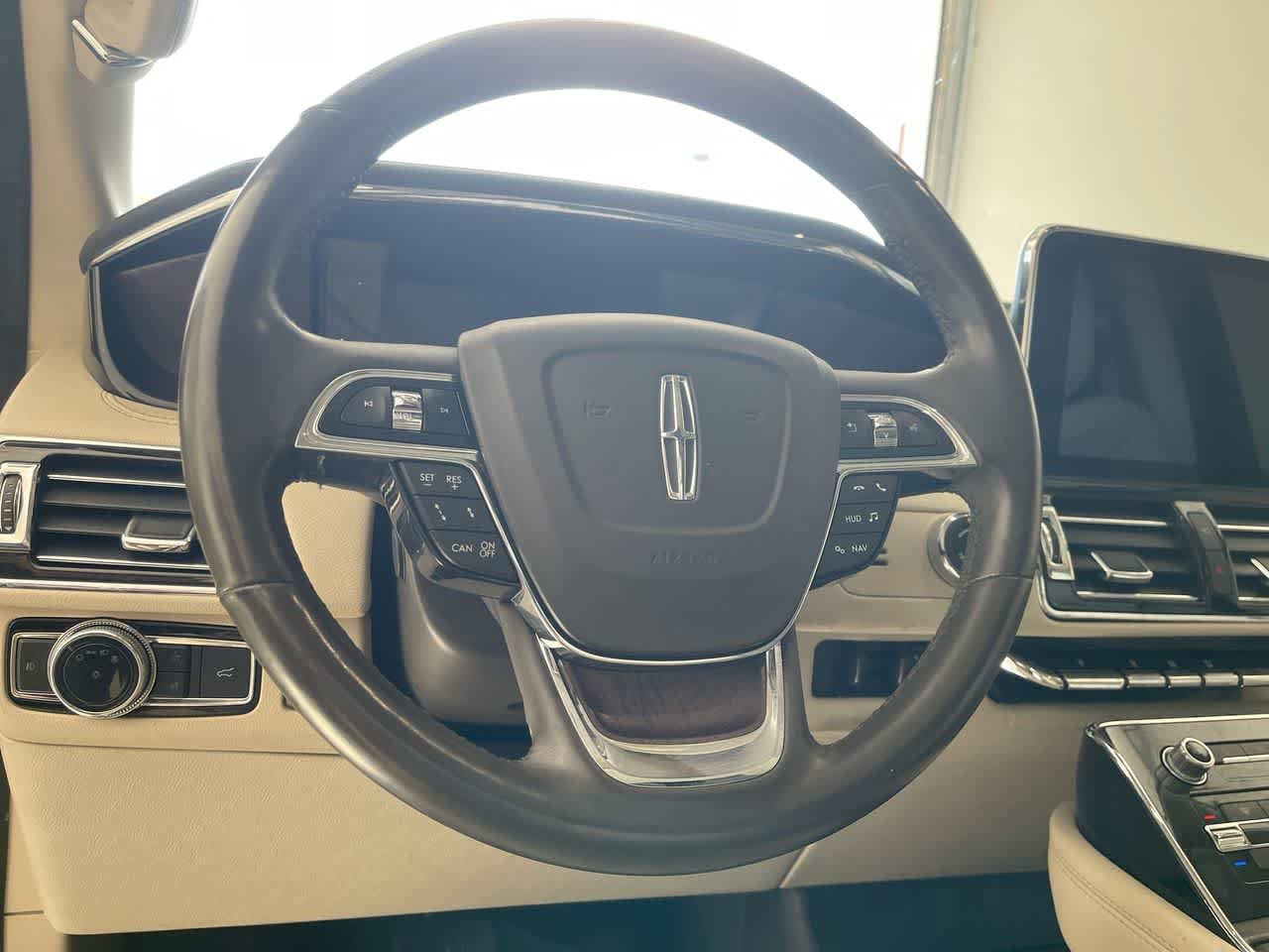 Thumbnail: 2019 Lincoln Navigator L - 14