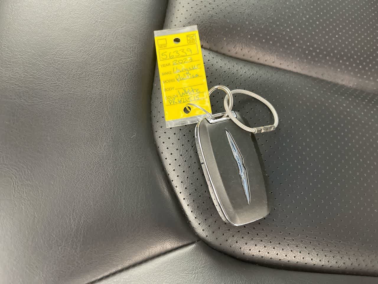 Thumbnail: 2023 Chrysler Pacifica - 26