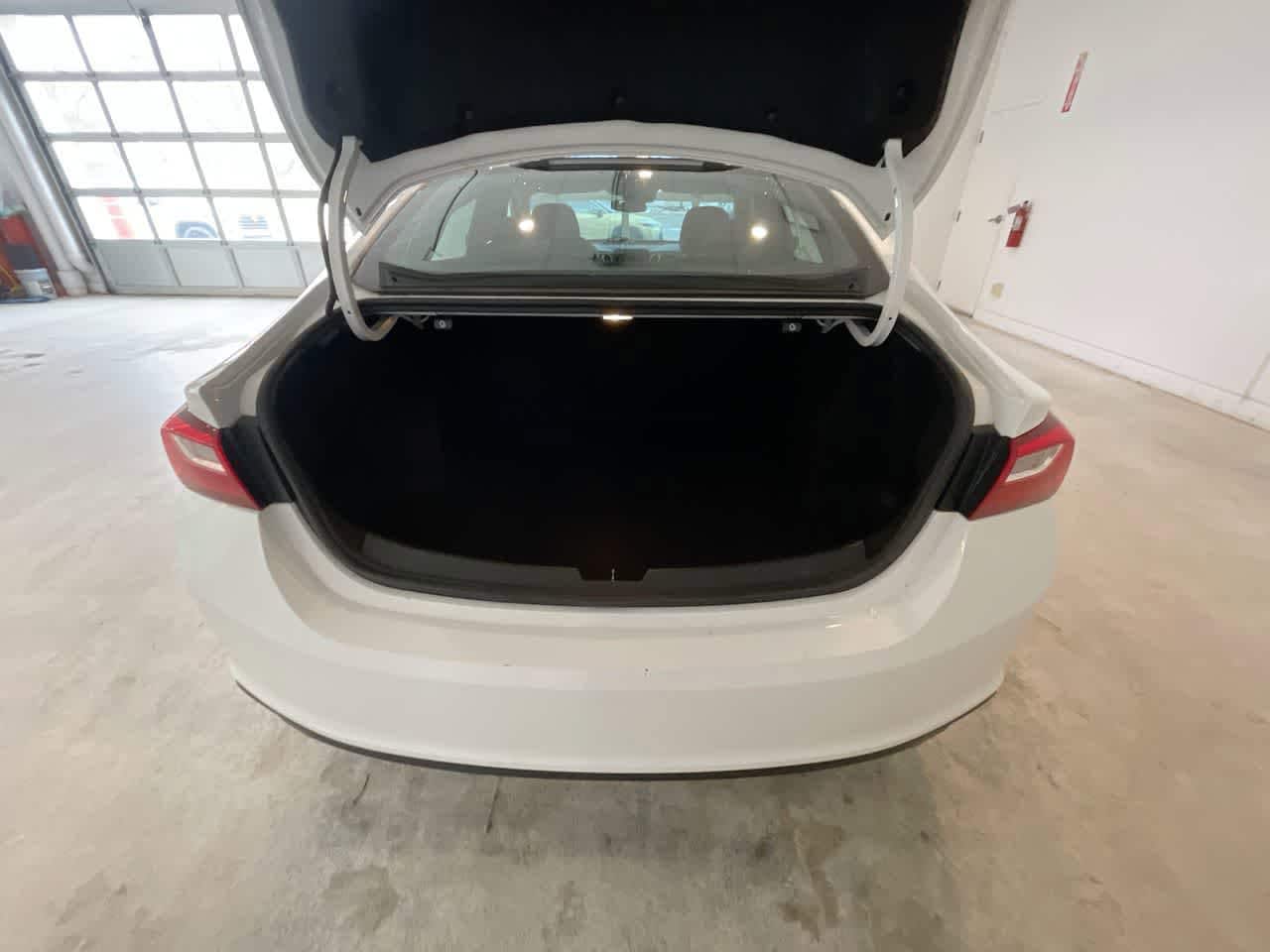 Thumbnail: 2023 Chevrolet Malibu - 23