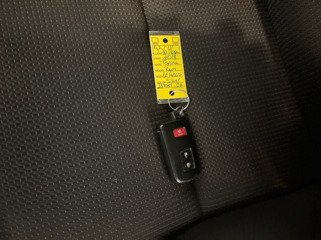 Thumbnail: 2018 Toyota RAV4 - 25