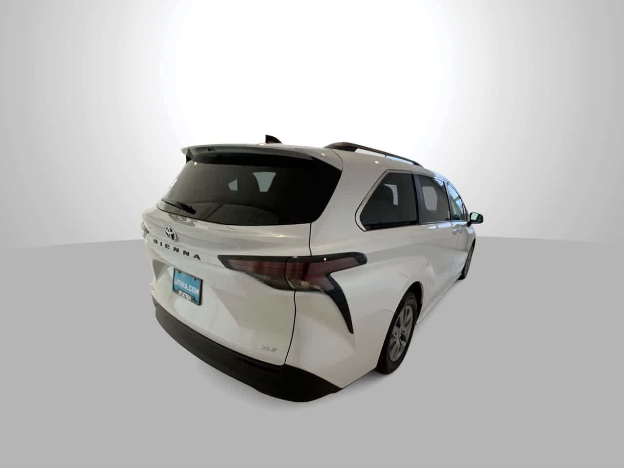 Thumbnail: 2026 Toyota Sienna - 8