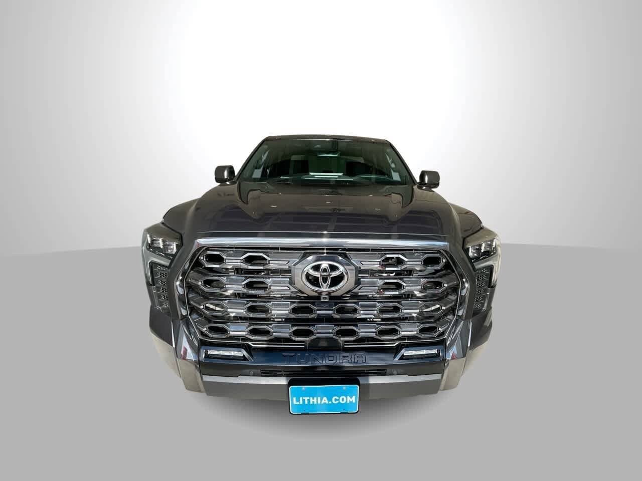 2025 Toyota Tundra Platinum CrewMax photo 3
