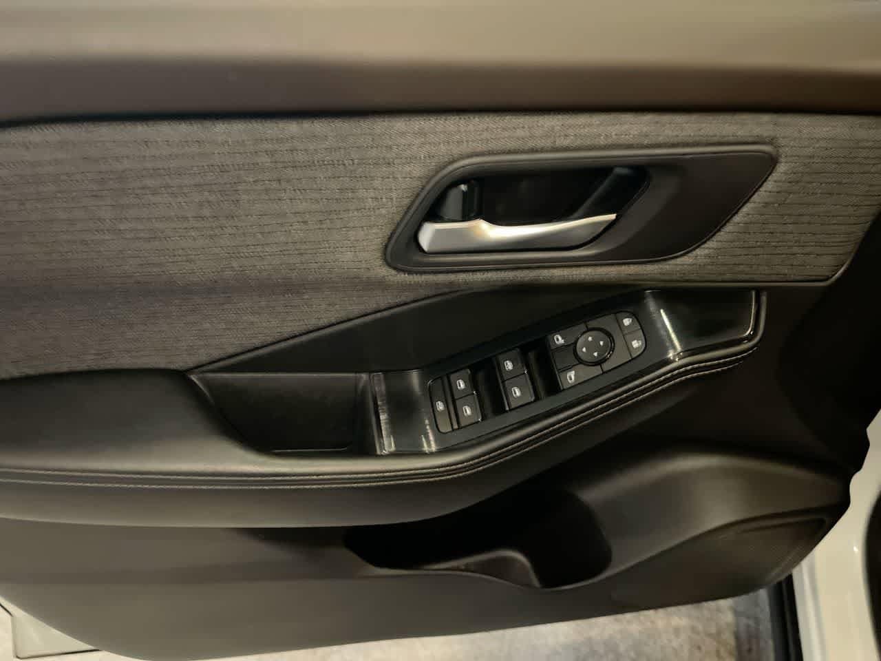 Thumbnail: 2023 Nissan Rogue - 13