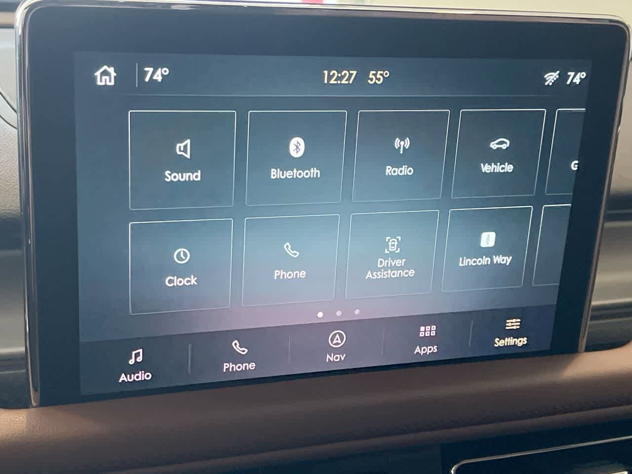 Thumbnail: 2023 Lincoln Aviator - 16