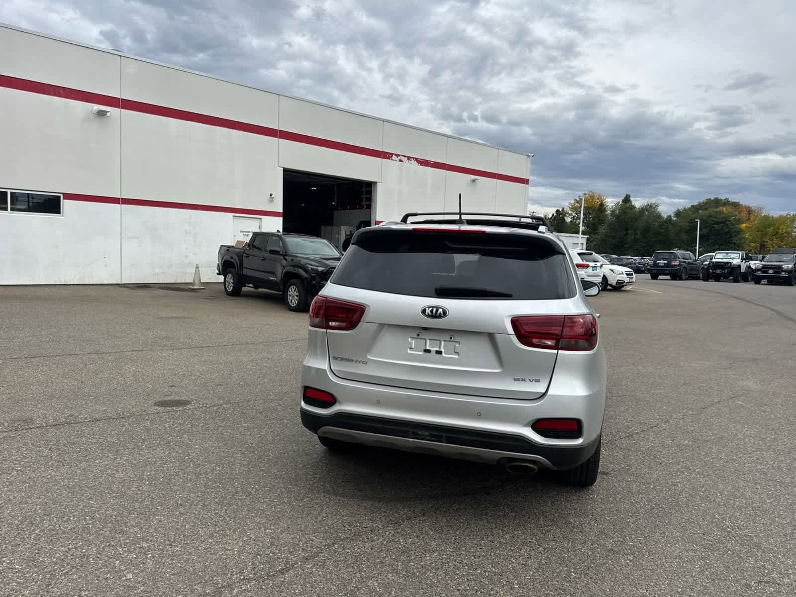 Thumbnail: 2020 Kia Sorento - 17