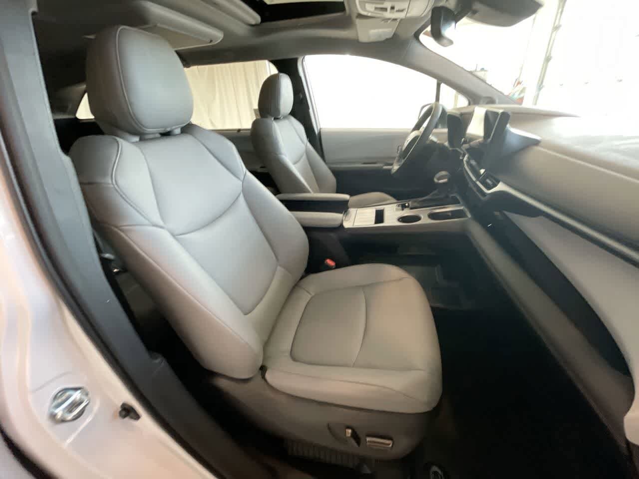 Thumbnail: 2026 Toyota Sienna - 26