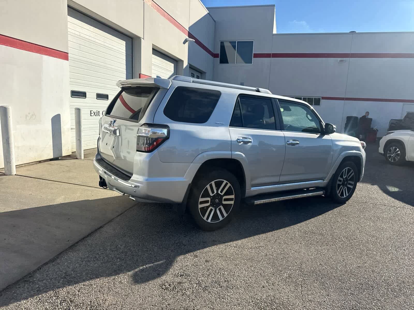 Thumbnail: 2020 Toyota 4Runner - 10