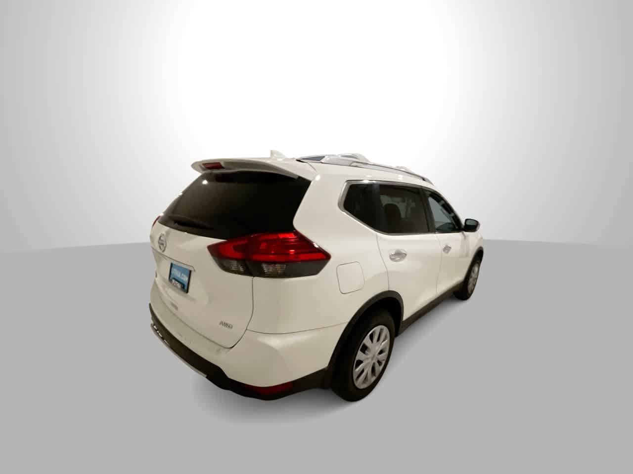 Thumbnail: 2017 Nissan Rogue - 8