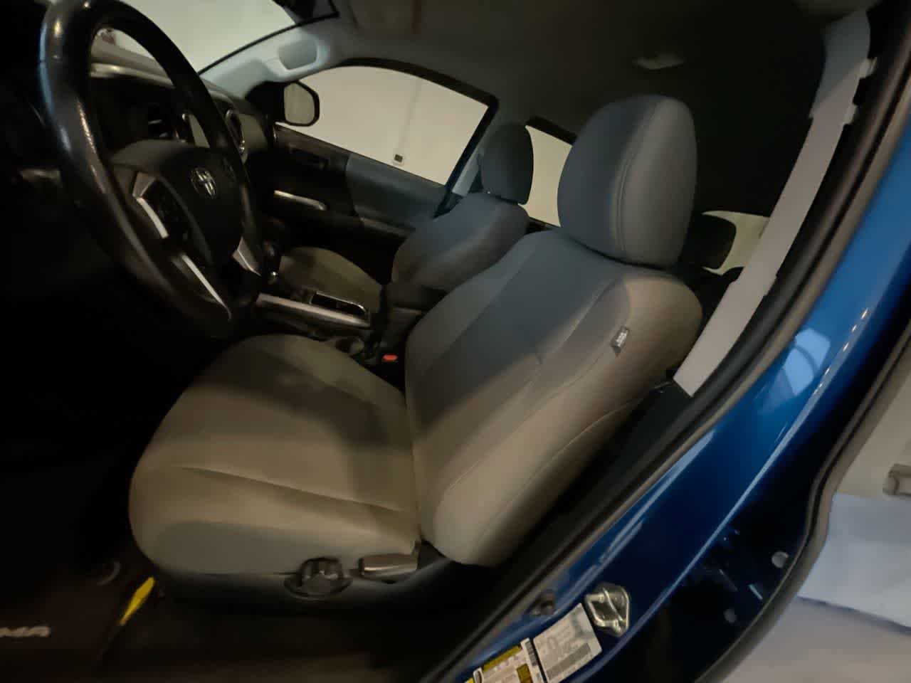 Thumbnail: 2018 Toyota Tacoma - 11