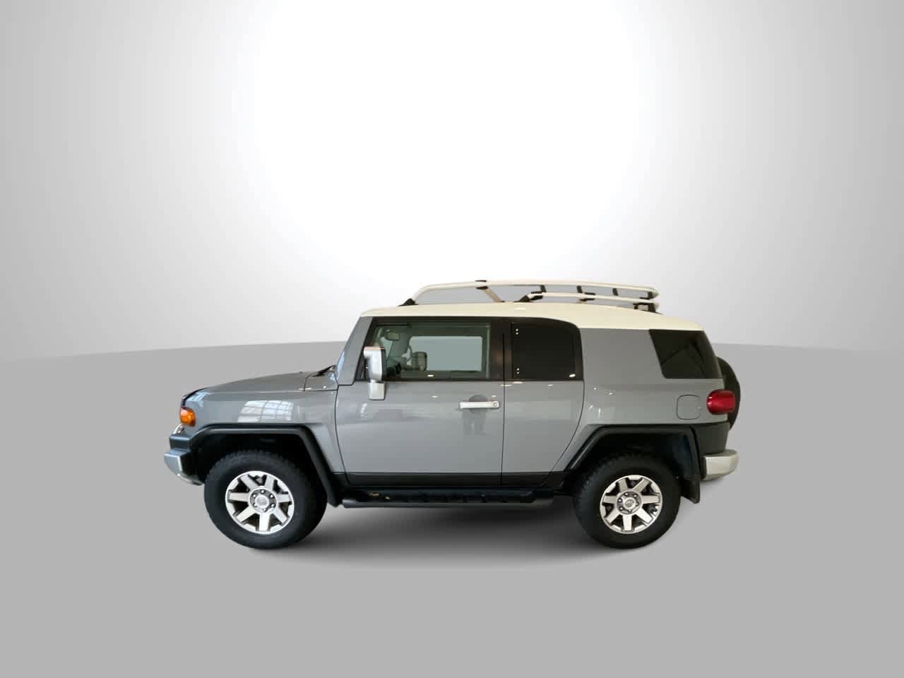 Thumbnail: 2014 Toyota FJ Cruiser - 5