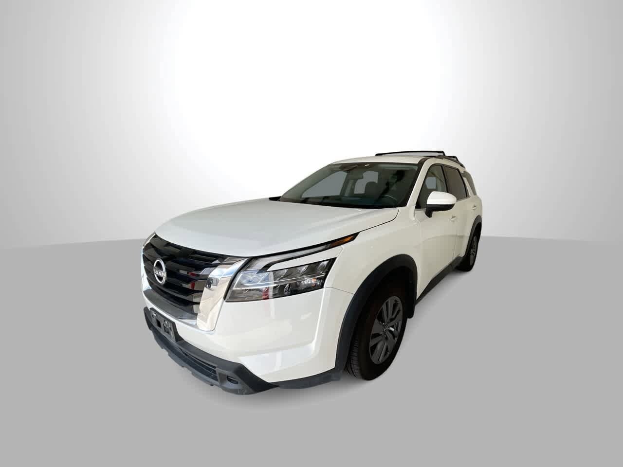 2022 Nissan Pathfinder SV photo 4