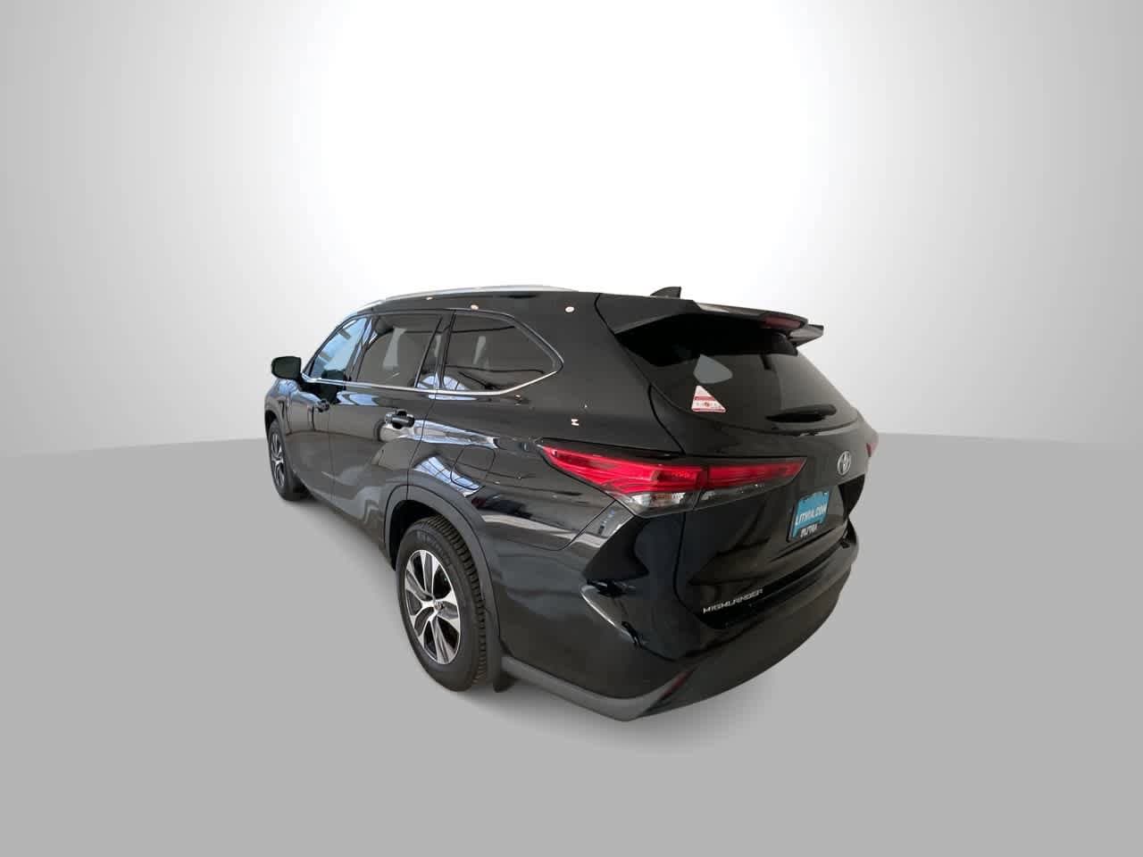 Thumbnail: 2022 Toyota Highlander - 6