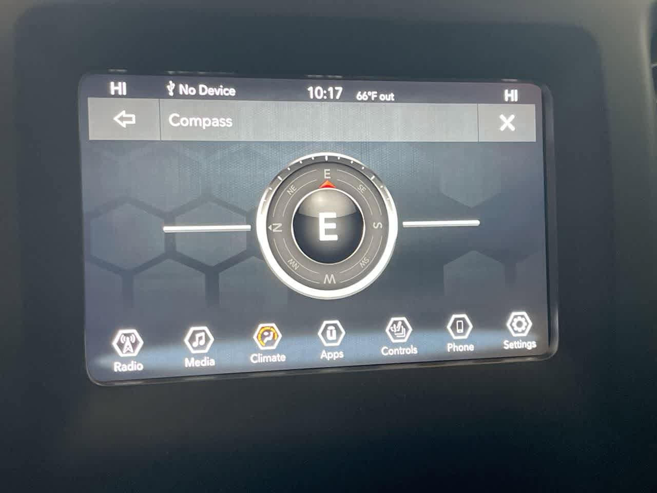 Thumbnail: 2020 Jeep Cherokee - 18