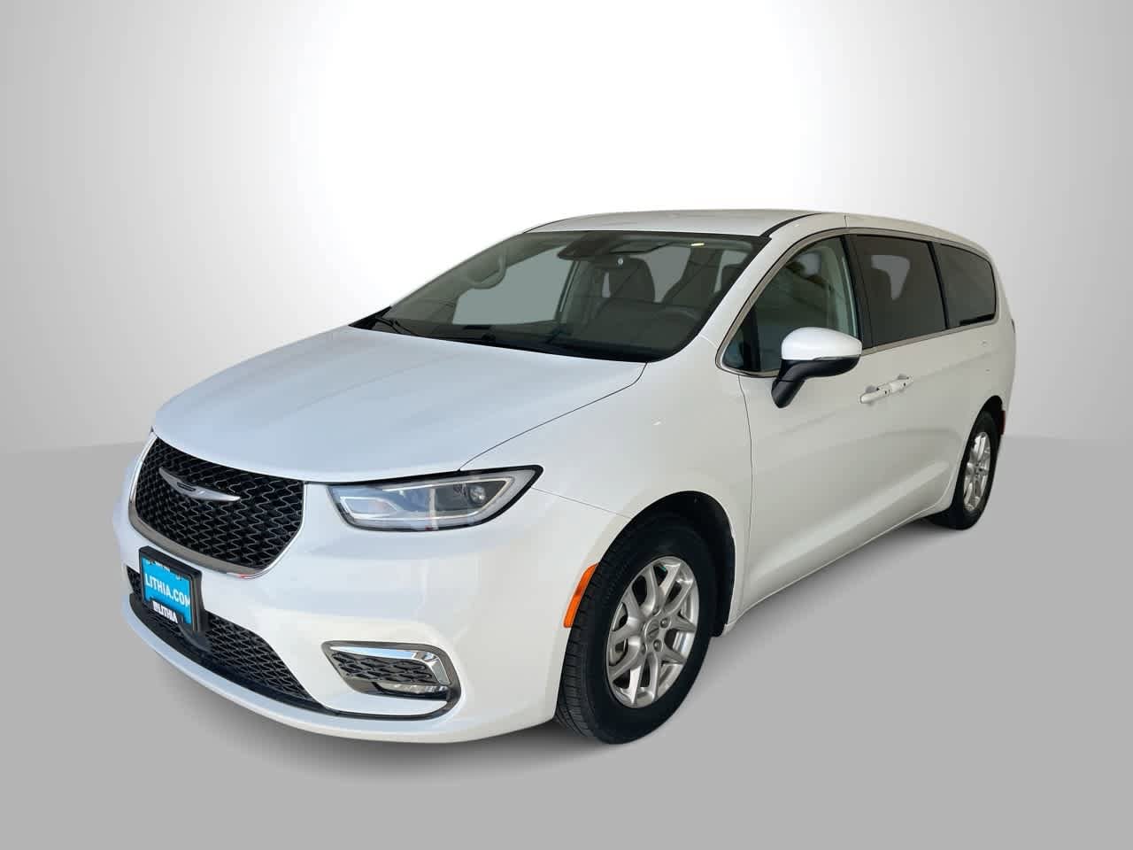 Thumbnail: 2023 Chrysler Pacifica - 1