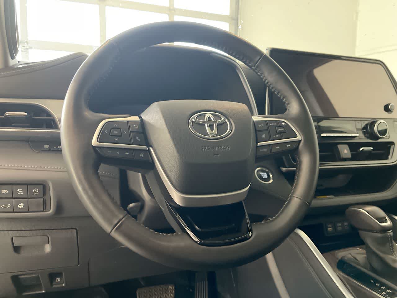 Thumbnail: 2024 Toyota Highlander - 13