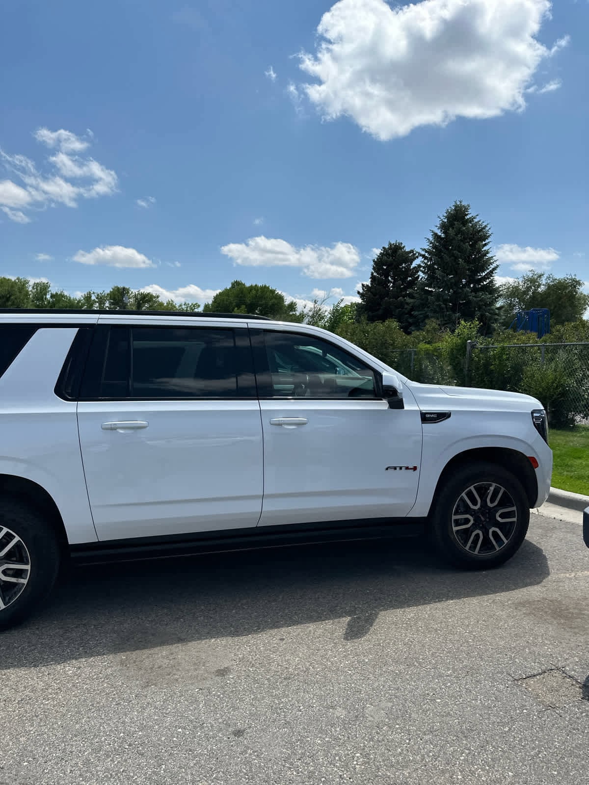 2021 GMC Yukon XL AT4 3