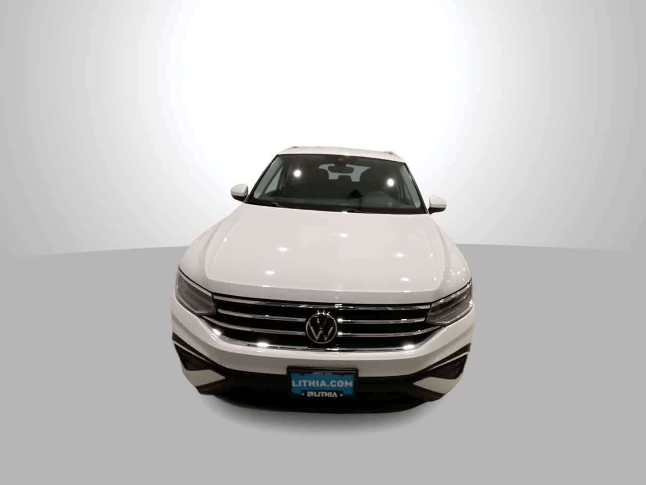 Thumbnail: 2024 Volkswagen Tiguan - 3