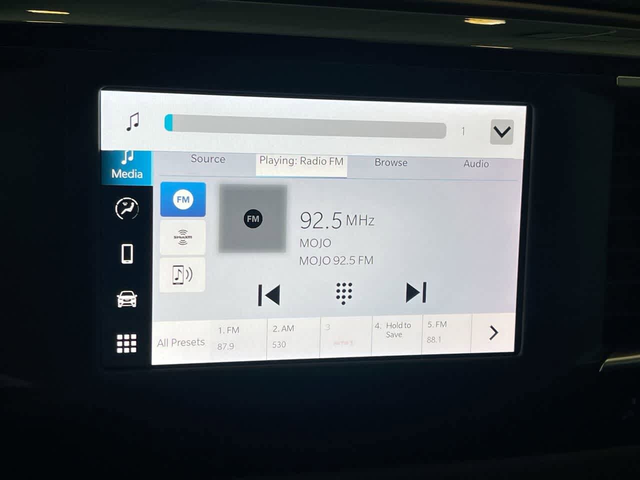 Thumbnail: 2023 Chrysler Voyager - 16