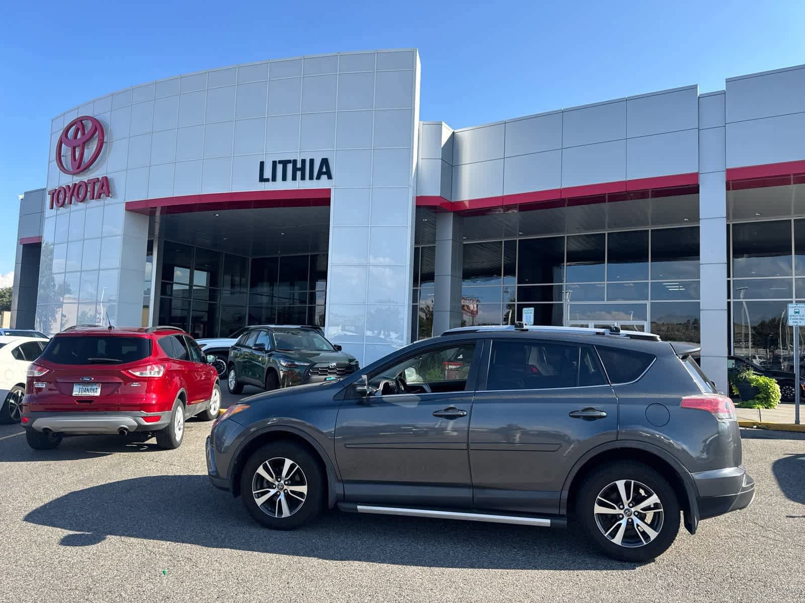 Thumbnail: 2018 Toyota RAV4 - 1