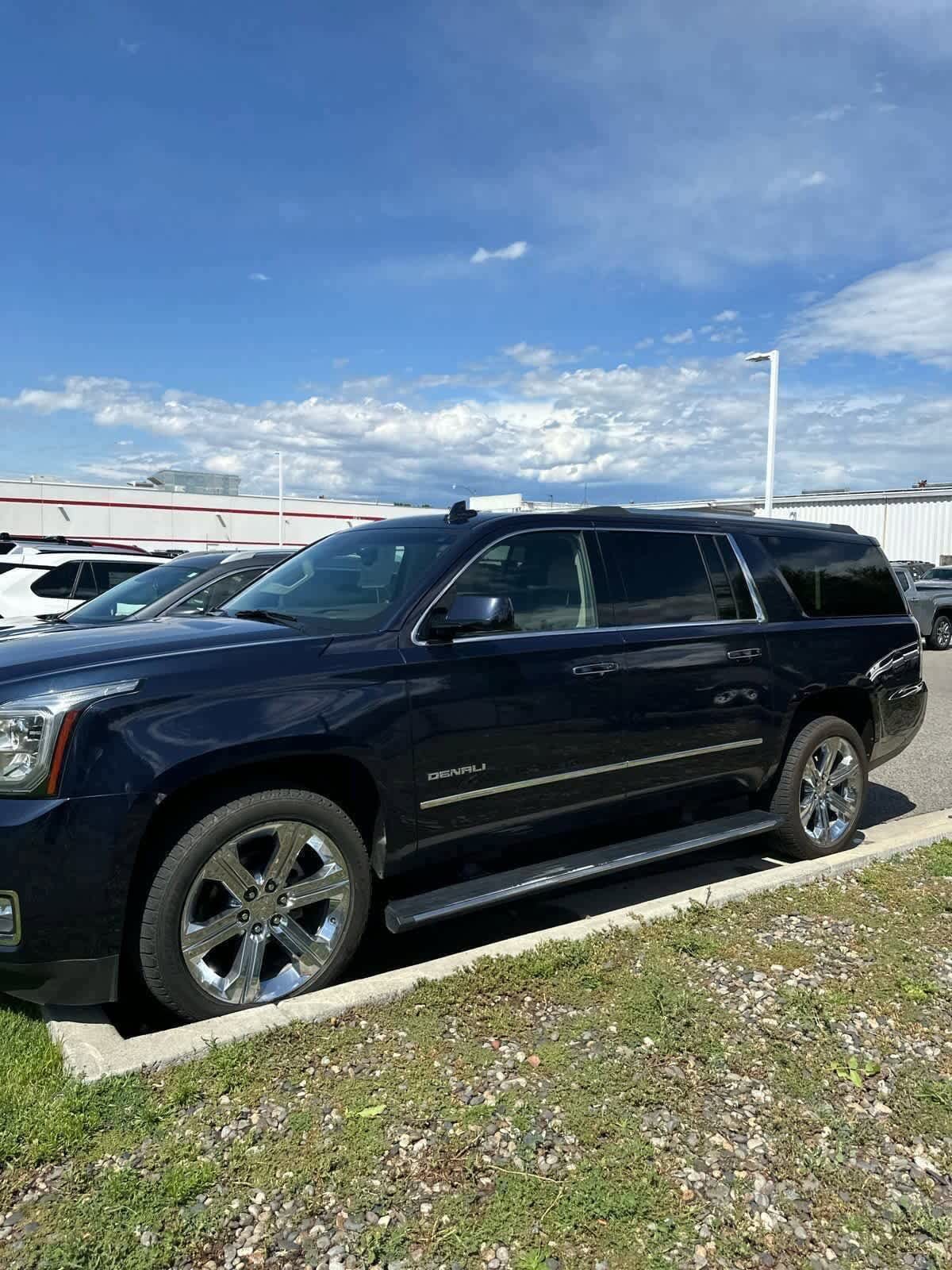 Thumbnail: 2017 GMC Yukon XL - 4
