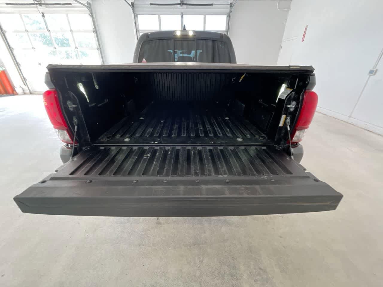 Thumbnail: 2021 Toyota Tacoma - 23