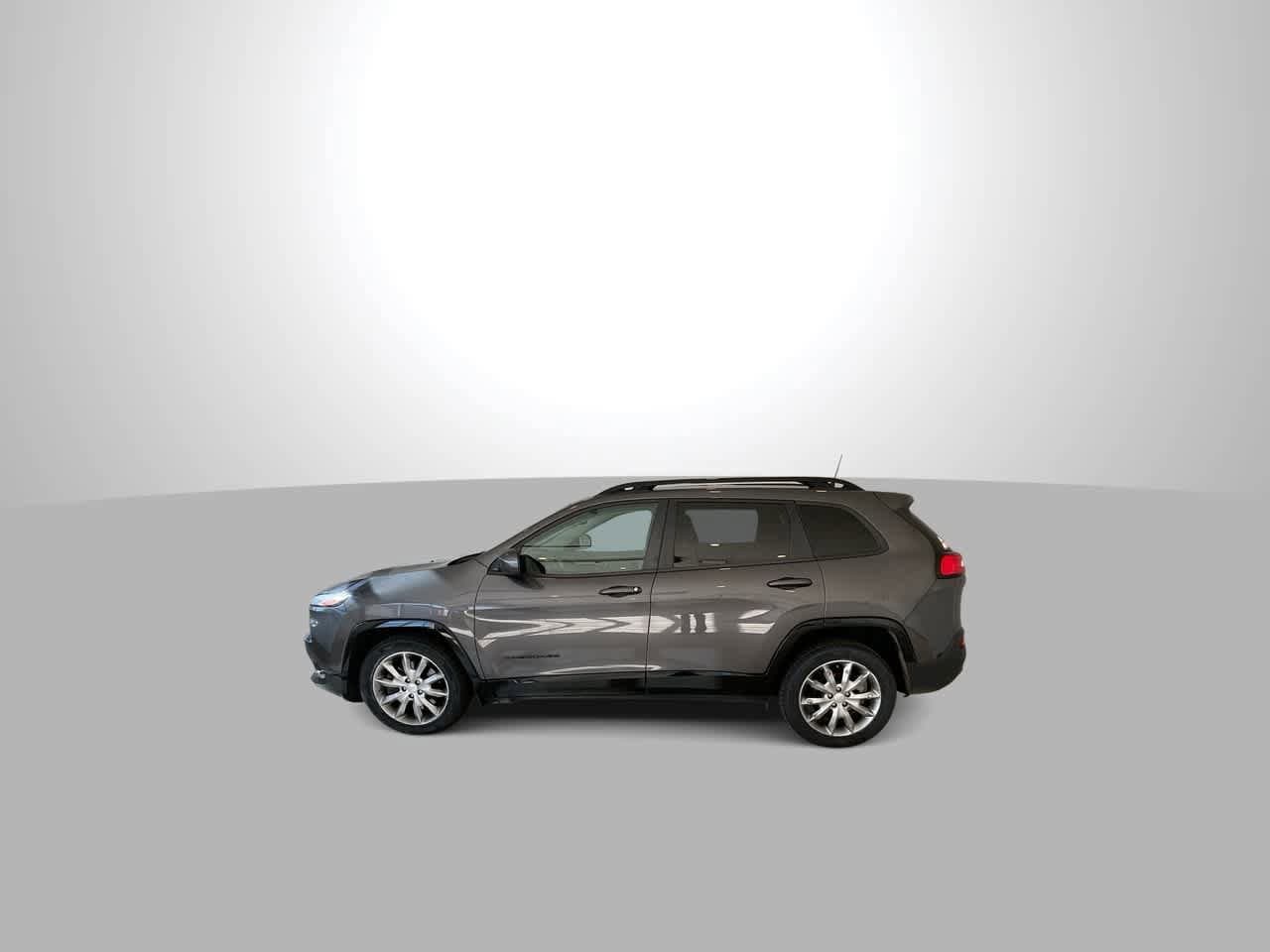 Thumbnail: 2018 Jeep Cherokee - 5