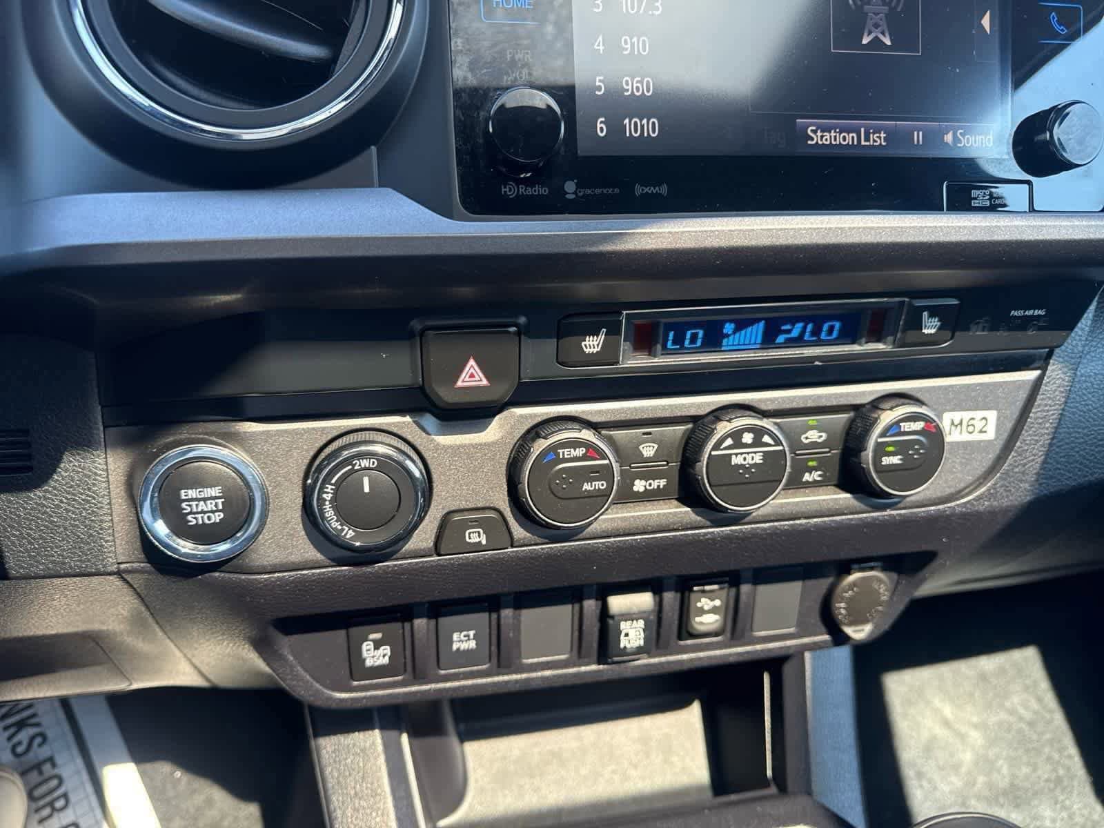 Thumbnail: 2019 Toyota Tacoma - 33