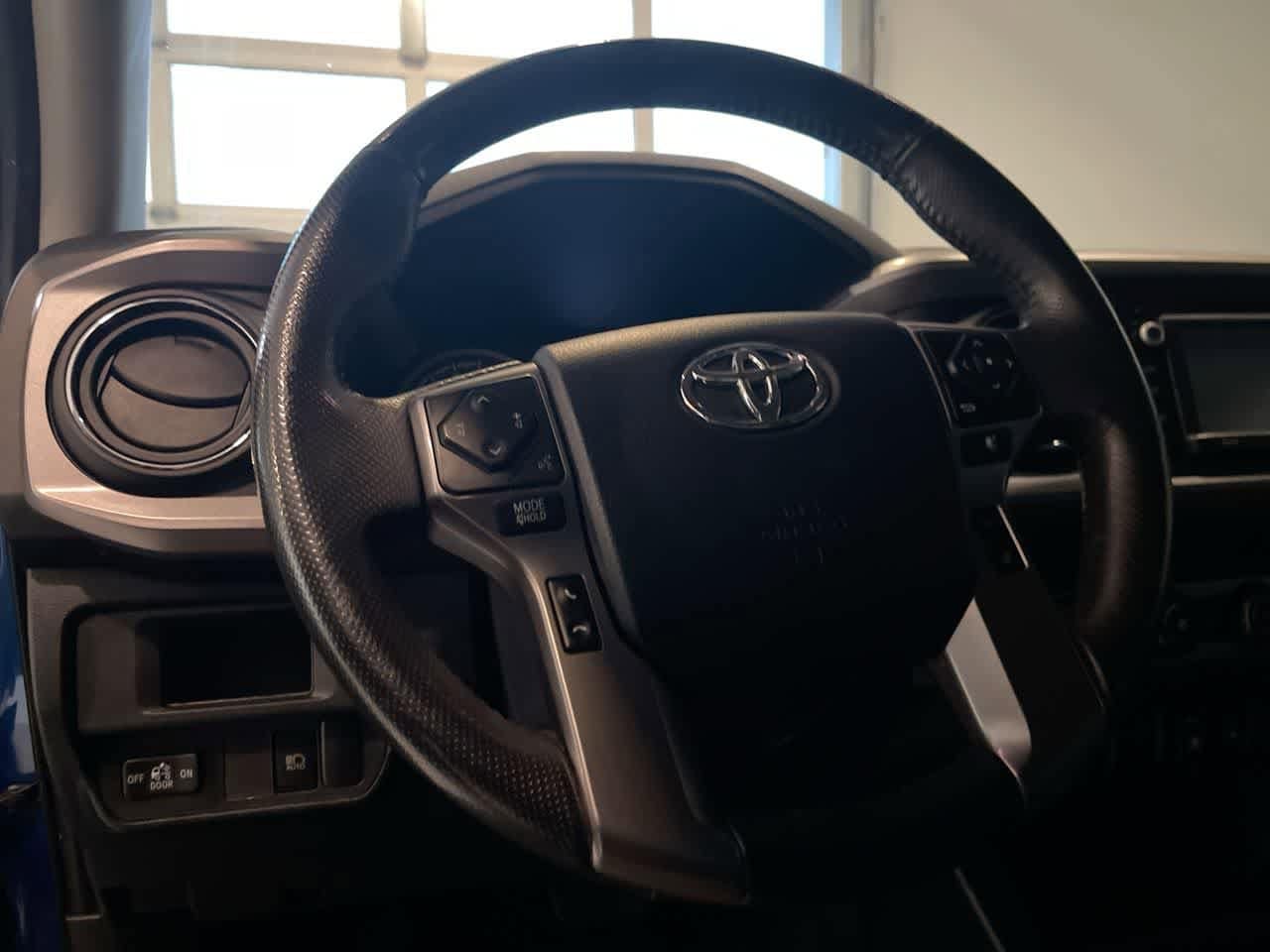 Thumbnail: 2018 Toyota Tacoma - 14