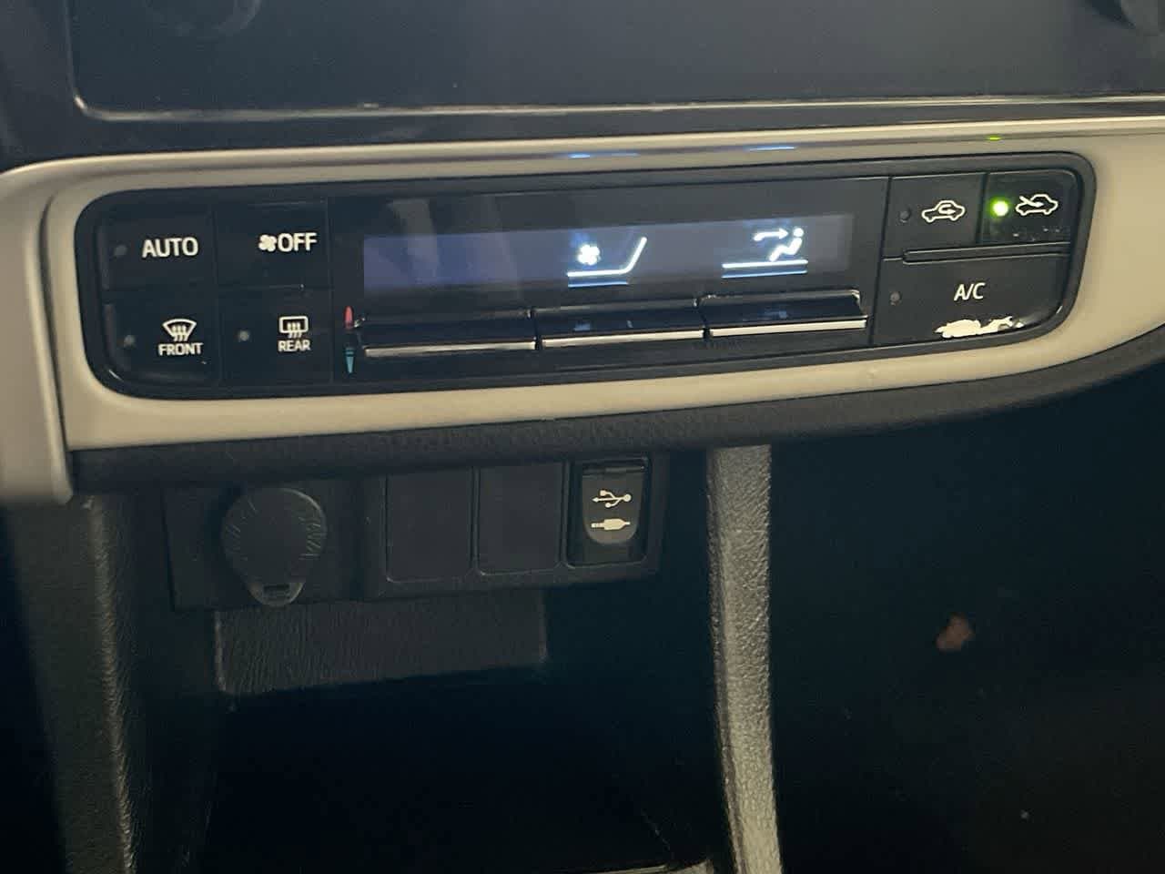 Thumbnail: 2019 Toyota Corolla - 18