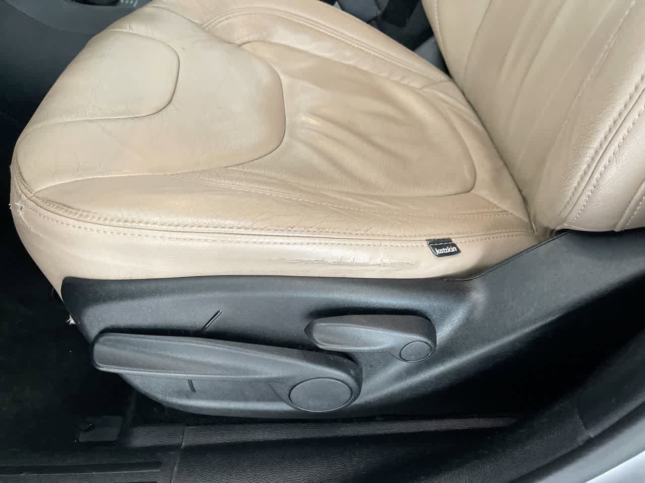 Thumbnail: 2016 Jeep Cherokee - 12