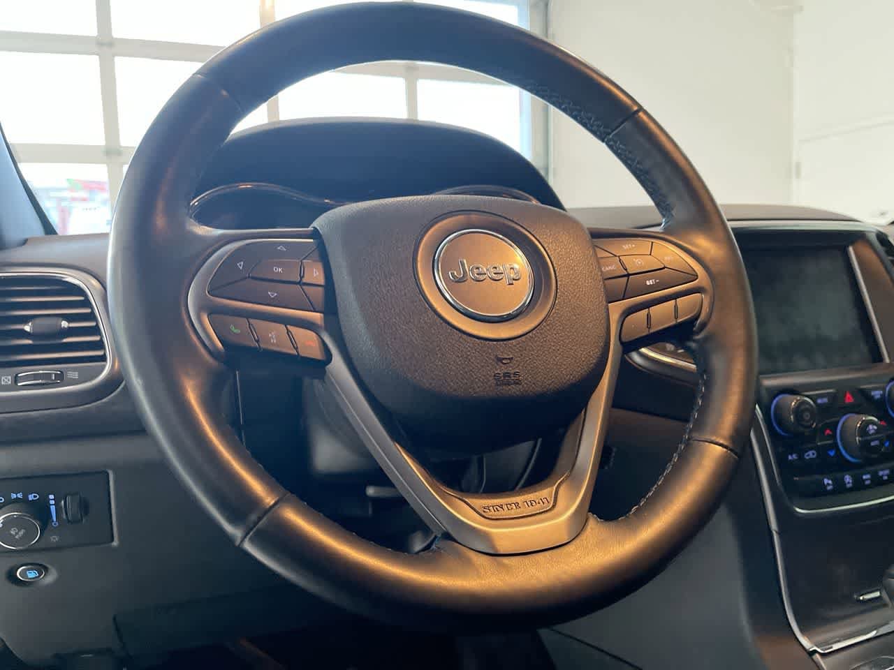 Thumbnail: 2018 Jeep Grand Cherokee - 14