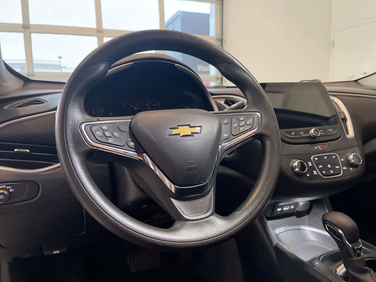 Thumbnail: 2023 Chevrolet Malibu - 14