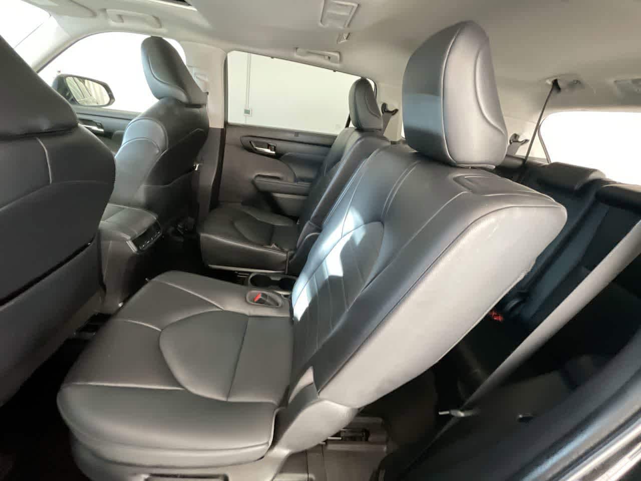 Thumbnail: 2022 Toyota Highlander - 23