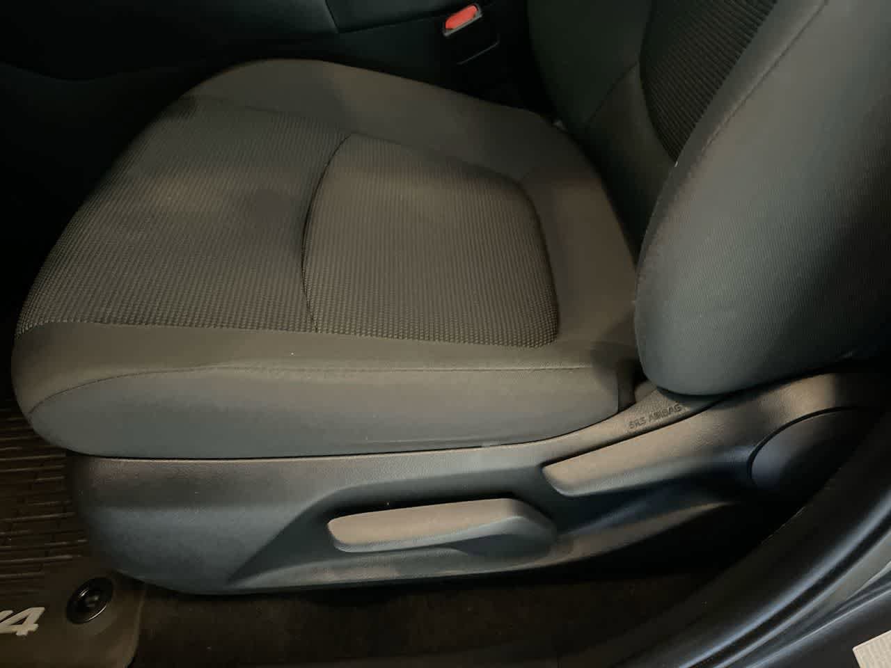 Thumbnail: 2020 Toyota RAV4 - 12