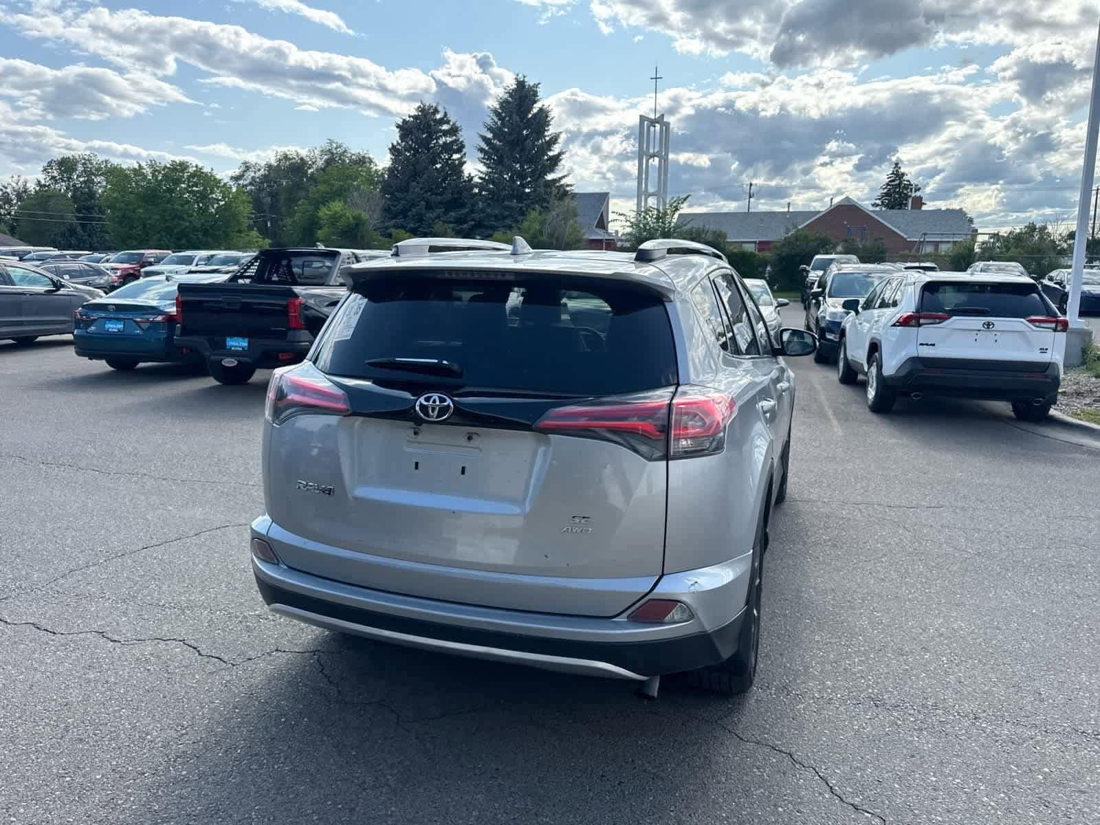 Thumbnail: 2016 Toyota RAV4 - 24