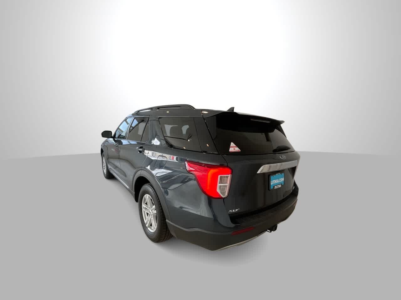 Thumbnail: 2022 Ford Explorer - 6