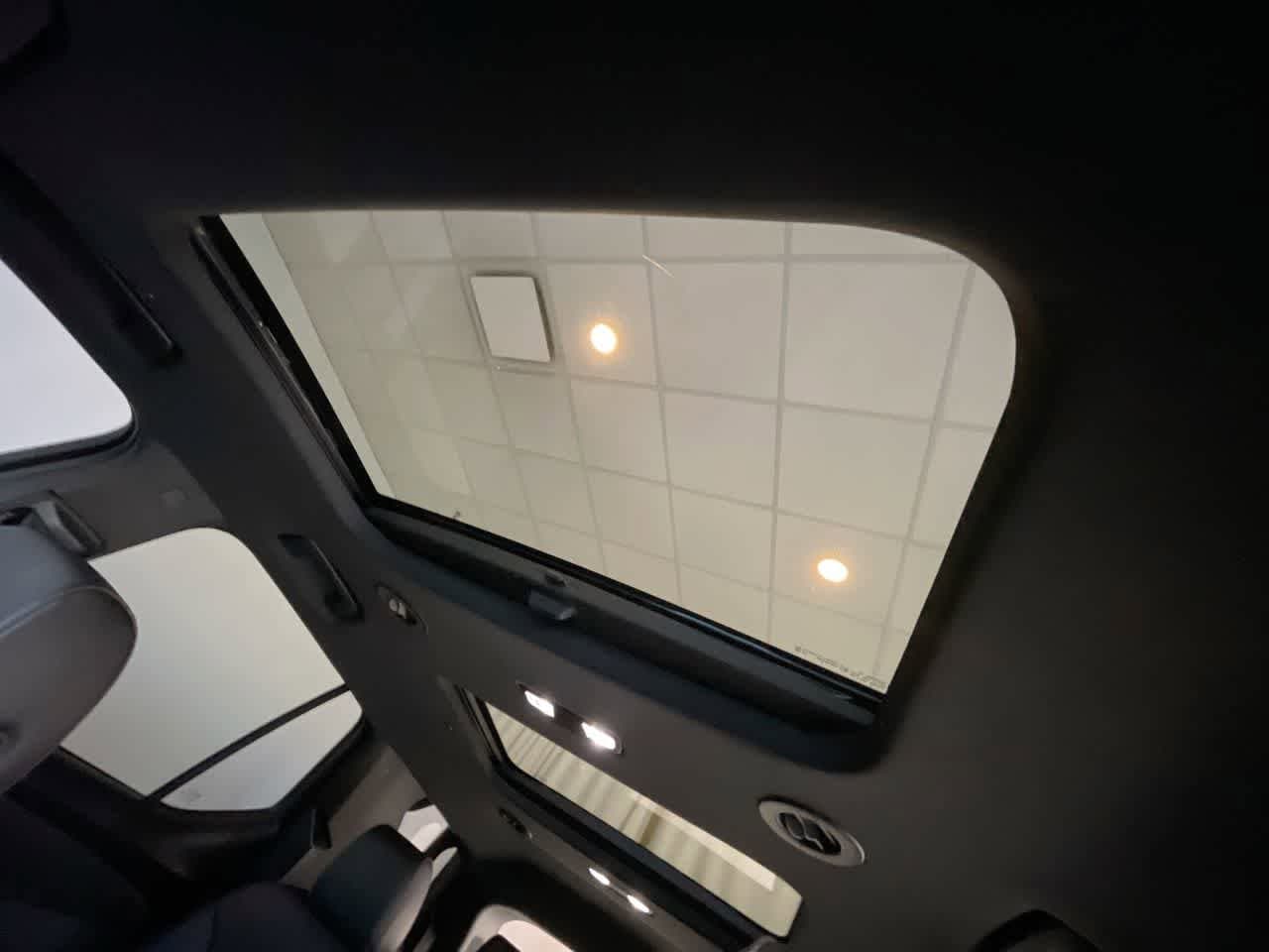 Thumbnail: 2023 Chevrolet Traverse - 22